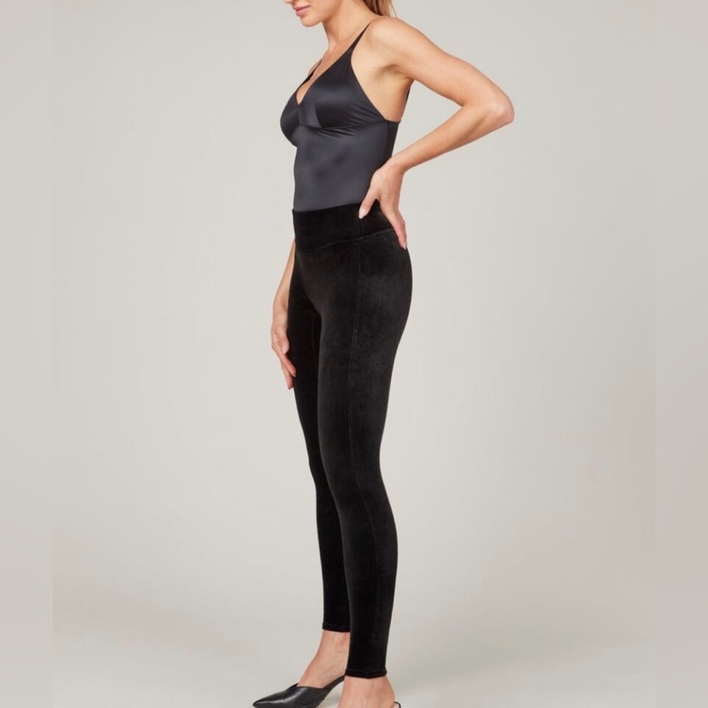 Spanx NWT Velvet Legging High Waisted Tummy Control Stretchy Black Medium - Picture 2 of 6